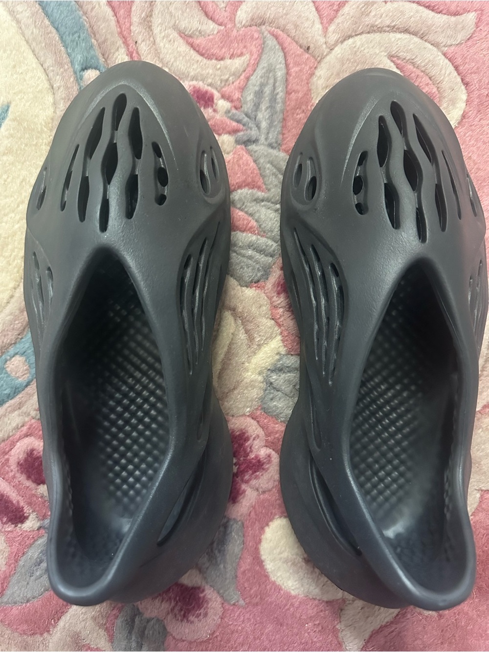 YEEZY ADIDAS FOAM RNR BLACK